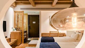 Design Twin Room (Mainland Chinese Citizen Only) | Desk, blackout drapes, free WiFi