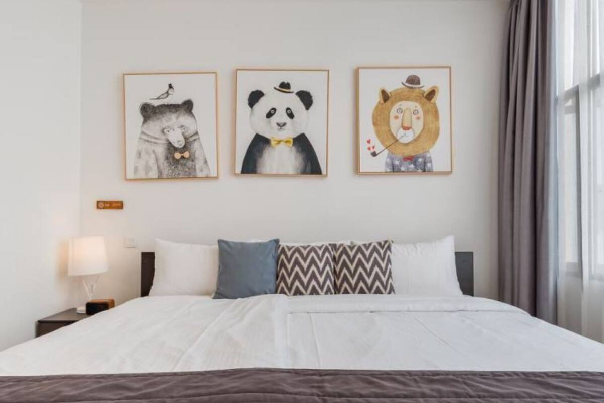 Comfort Double Room (Mainland Chinese Citizen Only) | 1 bedroom, desk, blackout drapes, free WiFi