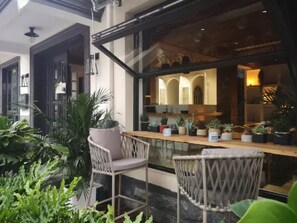 Courtyard - Floral Hotel Langyage Teahouse Hangzhou (Hangzhou)