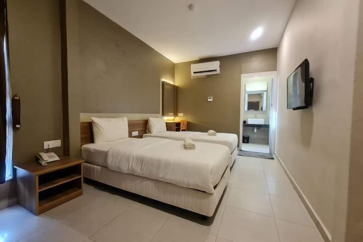In-room safe, desk, blackout drapes, soundproofing