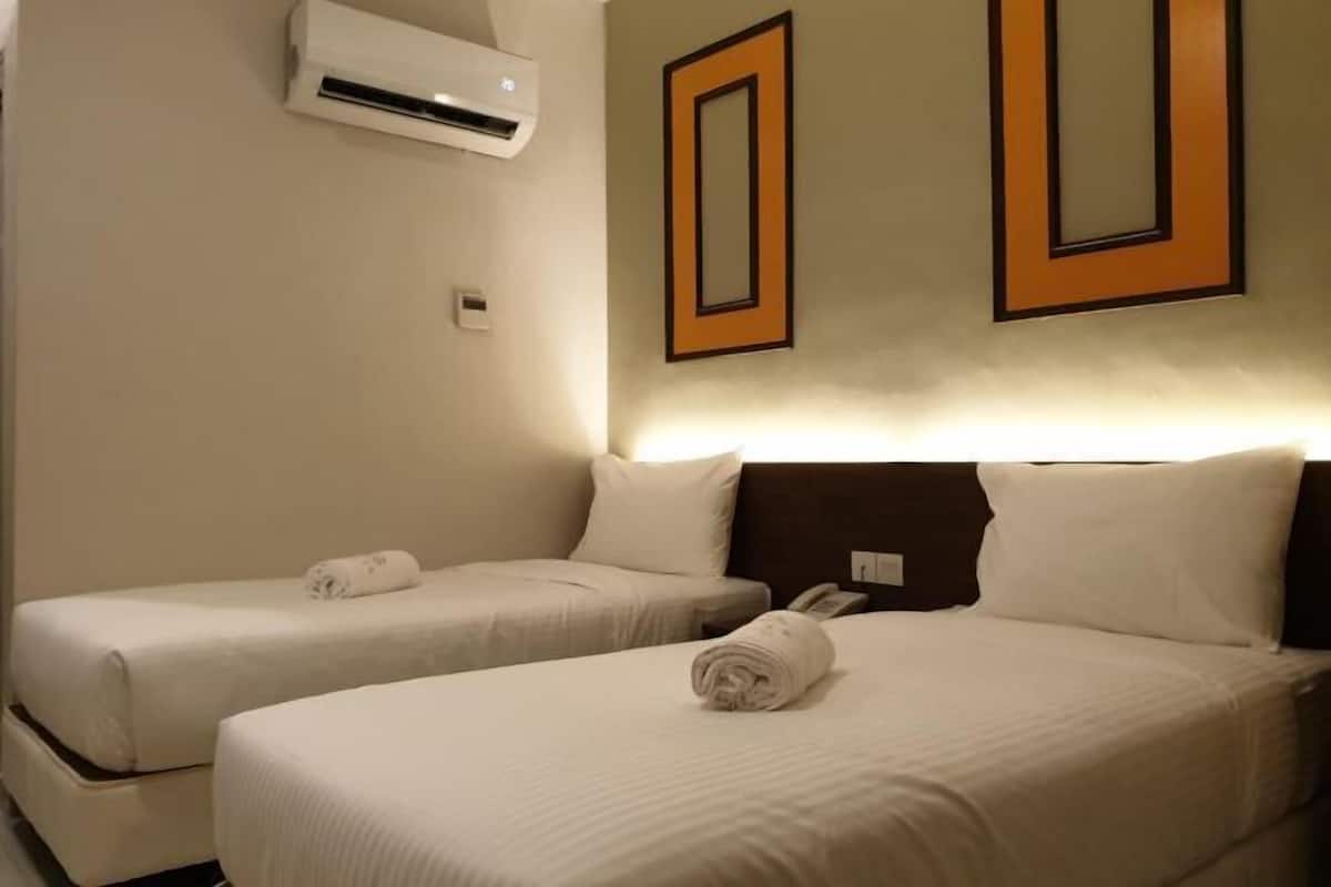 In-room safe, desk, blackout drapes, soundproofing