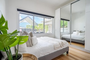 3 bedrooms, iron/ironing board, Internet, bed sheets