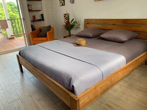 2 quartos, cofres nos quartos, ferros/tábuas de passar roupa