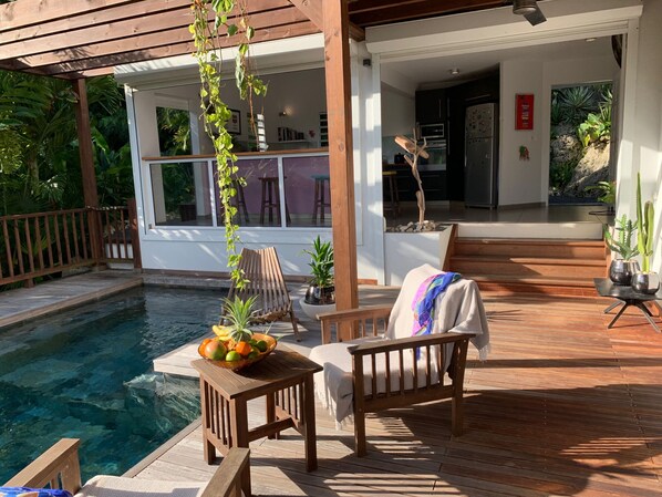 Outdoor dining - VILLA CAZARAMEL, Family Haven of Peace (Le Gosier)