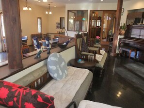 Lounge - Gasthof Ascot (Hokuto)