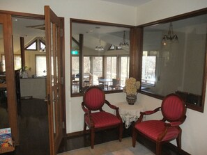 Sala de estar en el lobby