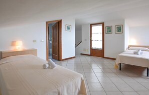 3 Schlafzimmer, Reisekinderbett, kostenloses WLAN