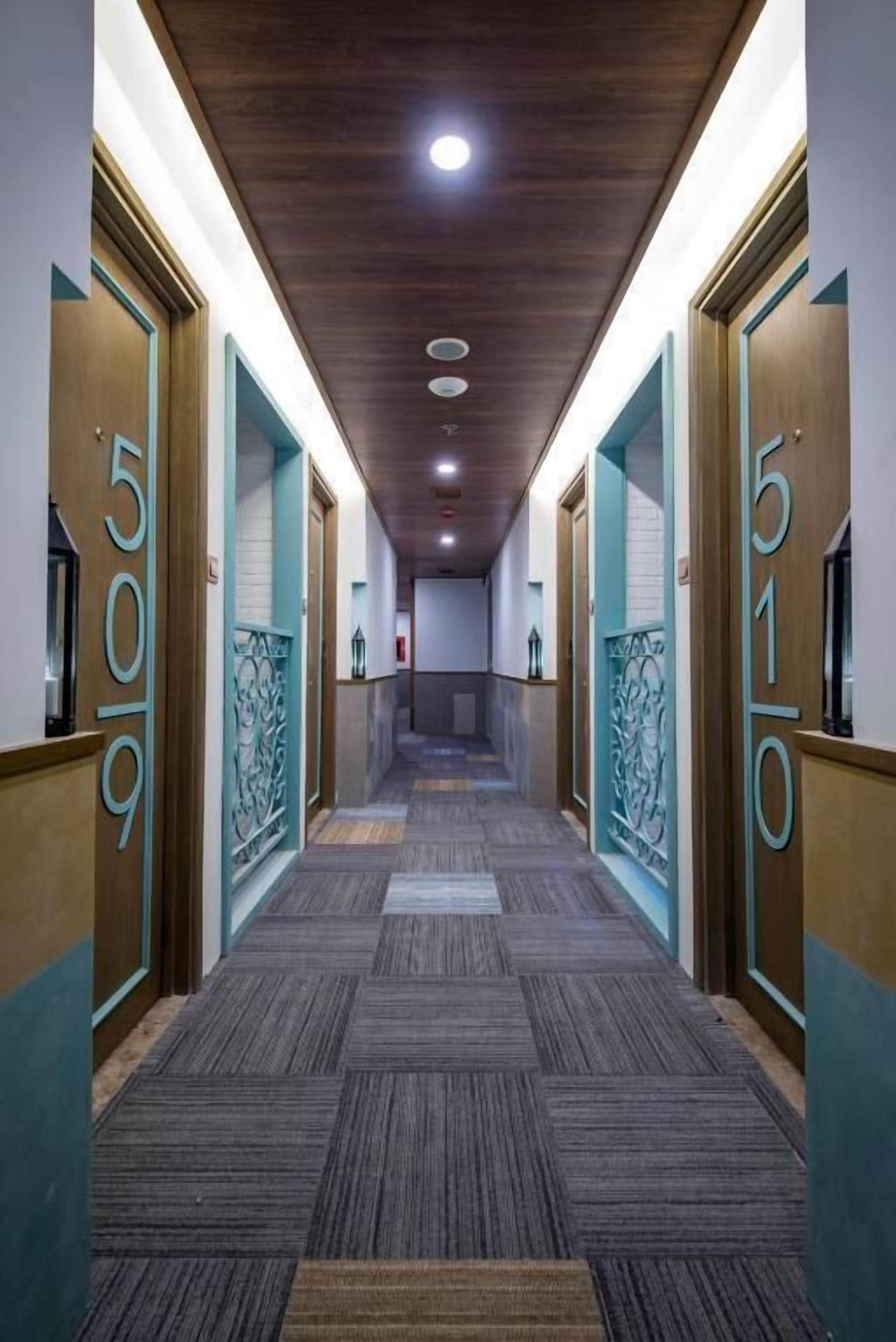 minibar, in-room safe, desk, blackout curtains