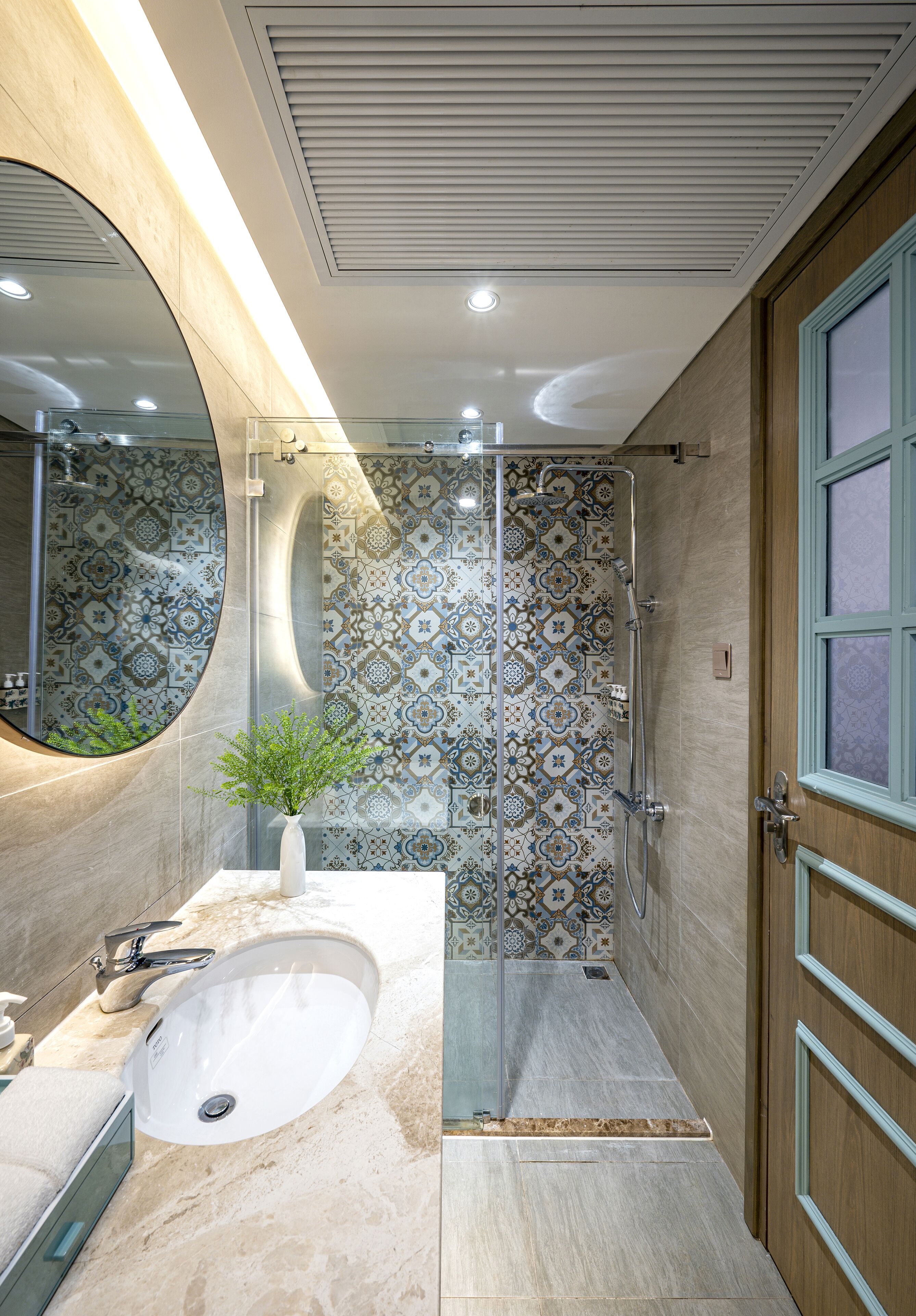 shower, free toiletries, hair dryer, bathrobes