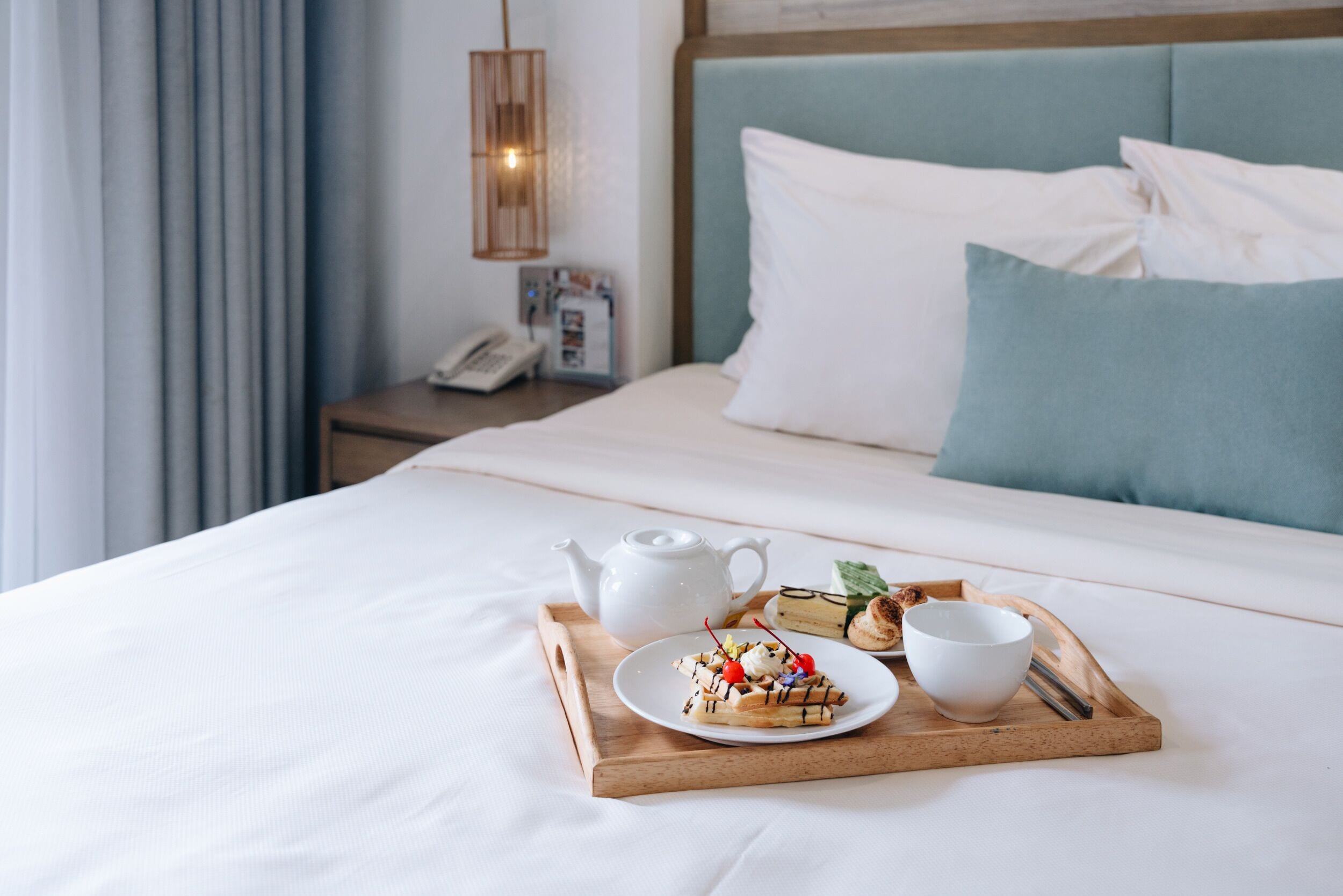 行政双人房, 城市景观 | 迷你吧、客房内保险箱、办公桌、遮光窗帘