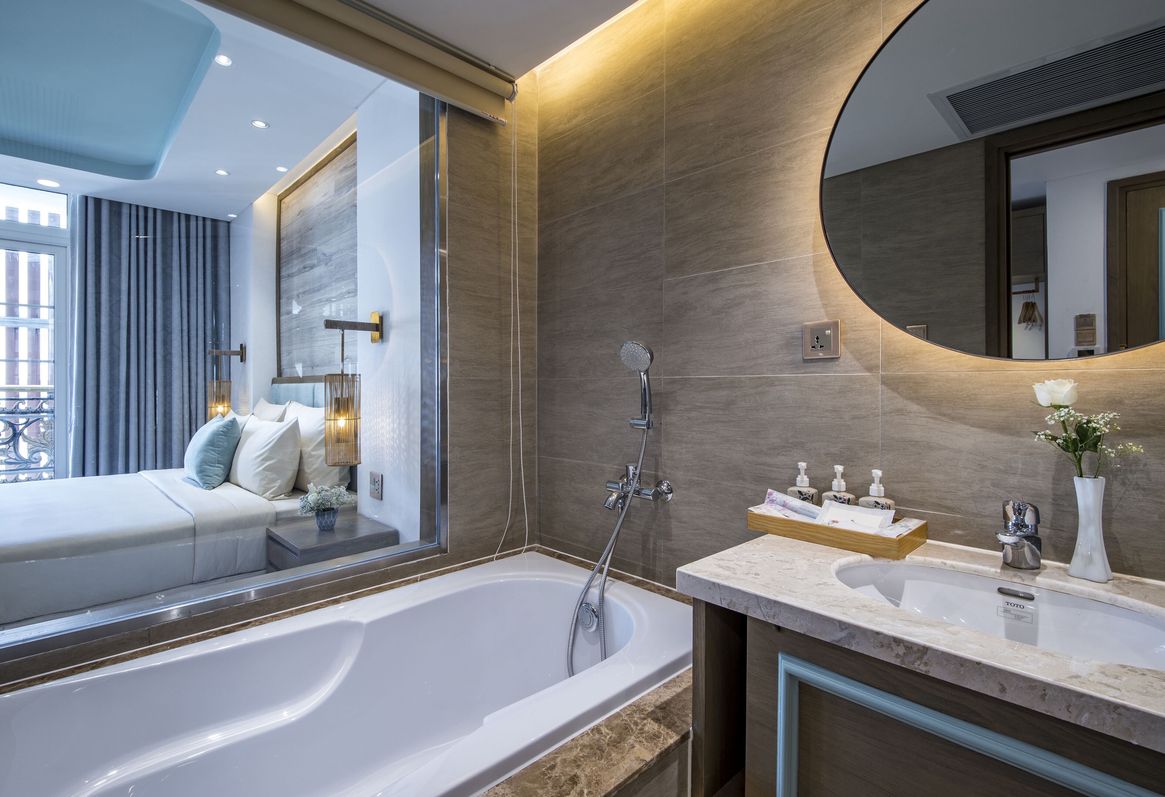 icon signature(city view)+ free afternoon tea | bathroom | shower, free toiletries, hair dryer, bathrobes