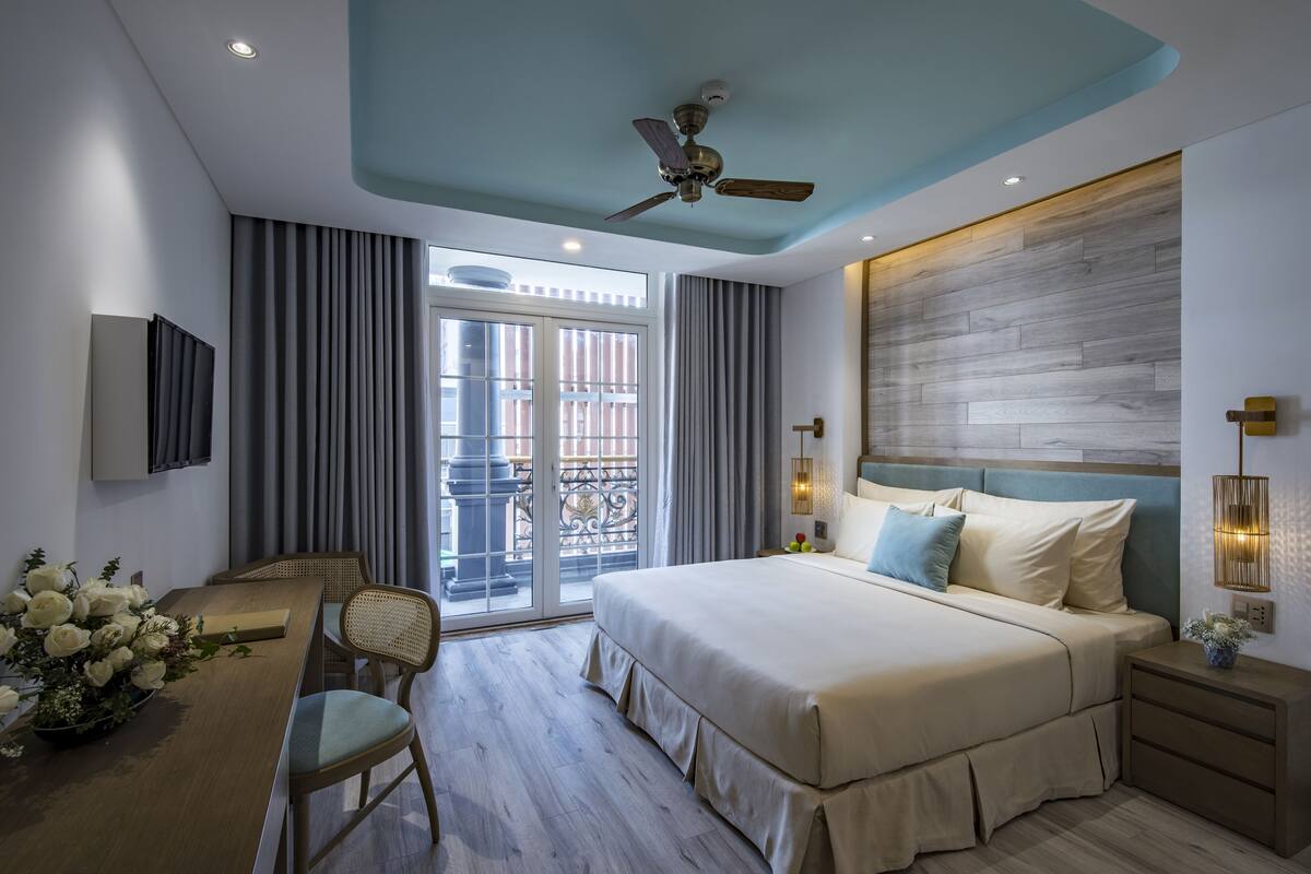 Icon Signature(City view)+ Free Afternoon Tea | Minibar, in-room safe, desk, blackout curtains
