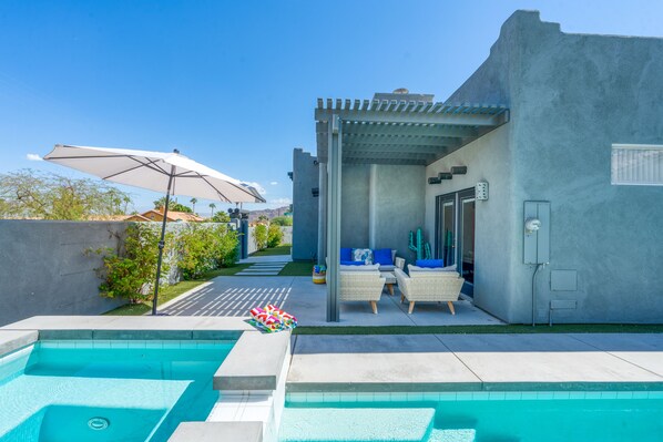 Outdoor pool, a heated pool