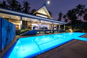Piscine extérieure