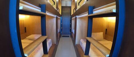 8-Bed Mixed Dormitory Room | Wi-Fi gratuit