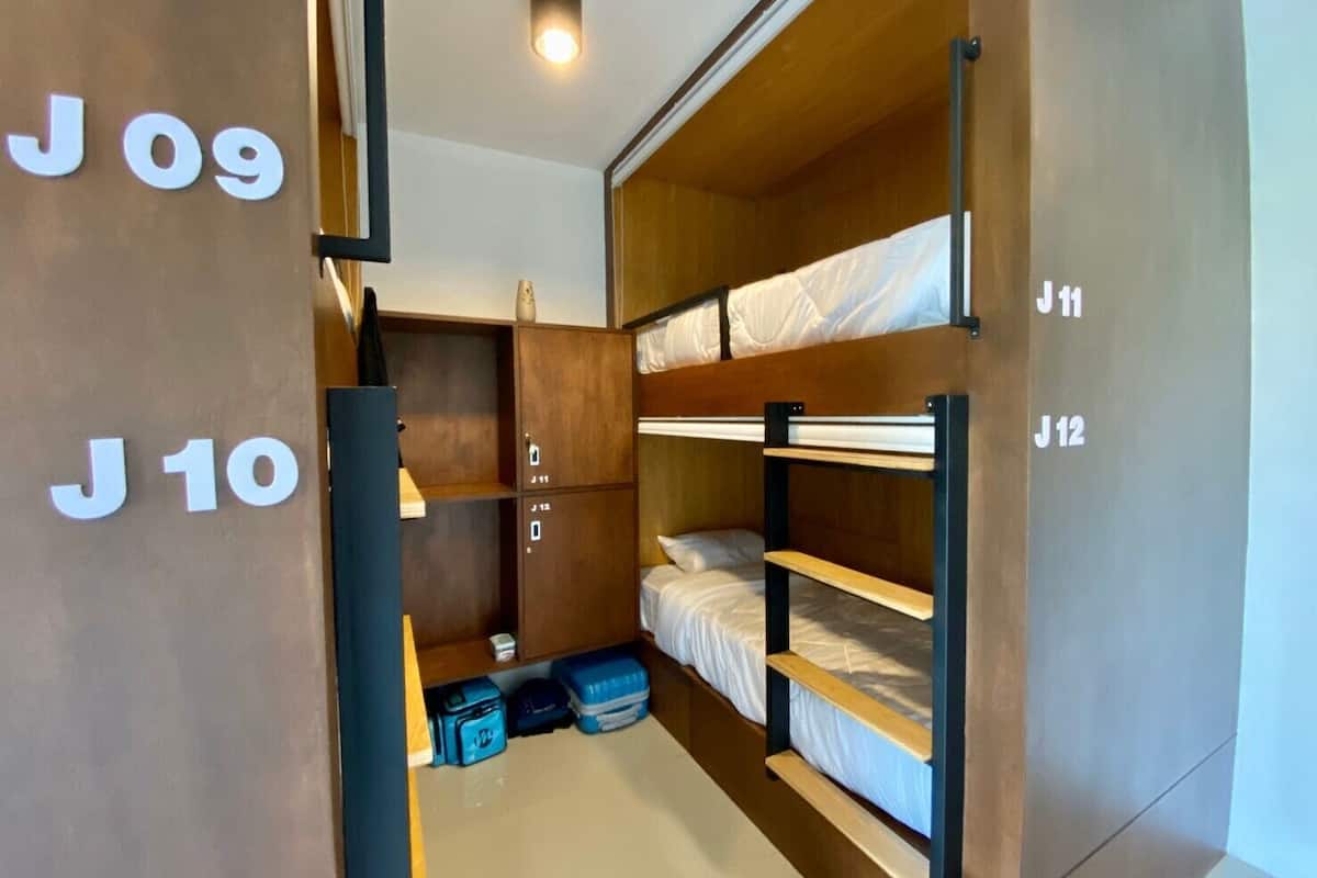 4-Bed Mixed Dormitory Room | Free WiFi