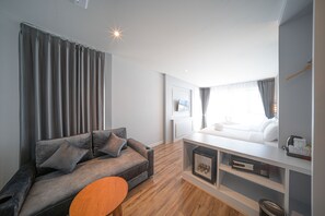 Minibar, in-room safe, blackout curtains, soundproofing - The Wing Boutique Hotel (Chiang Mai)