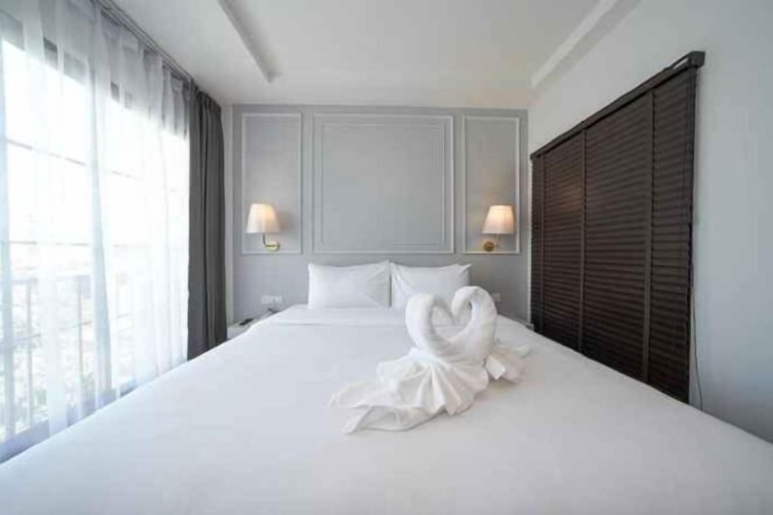 Minibar, in-room safe, blackout drapes, soundproofing