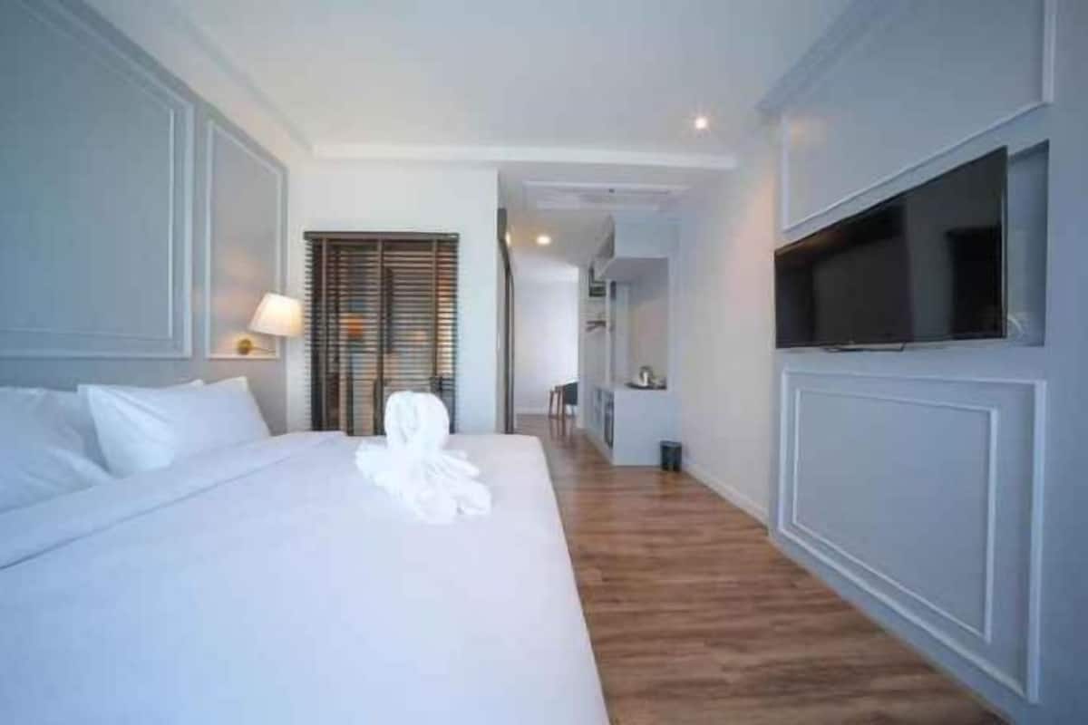 Minibar, Zimmersafe, Verdunkelungsvorhänge, schallisolierte Zimmer