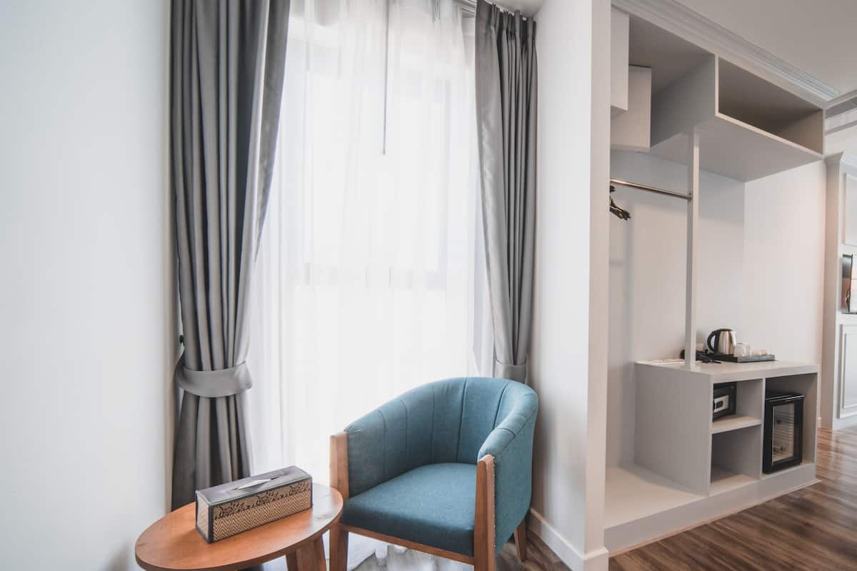 Deluxe-Doppelzimmer | Minibar, Zimmersafe, Verdunkelungsvorhänge, schallisolierte Zimmer