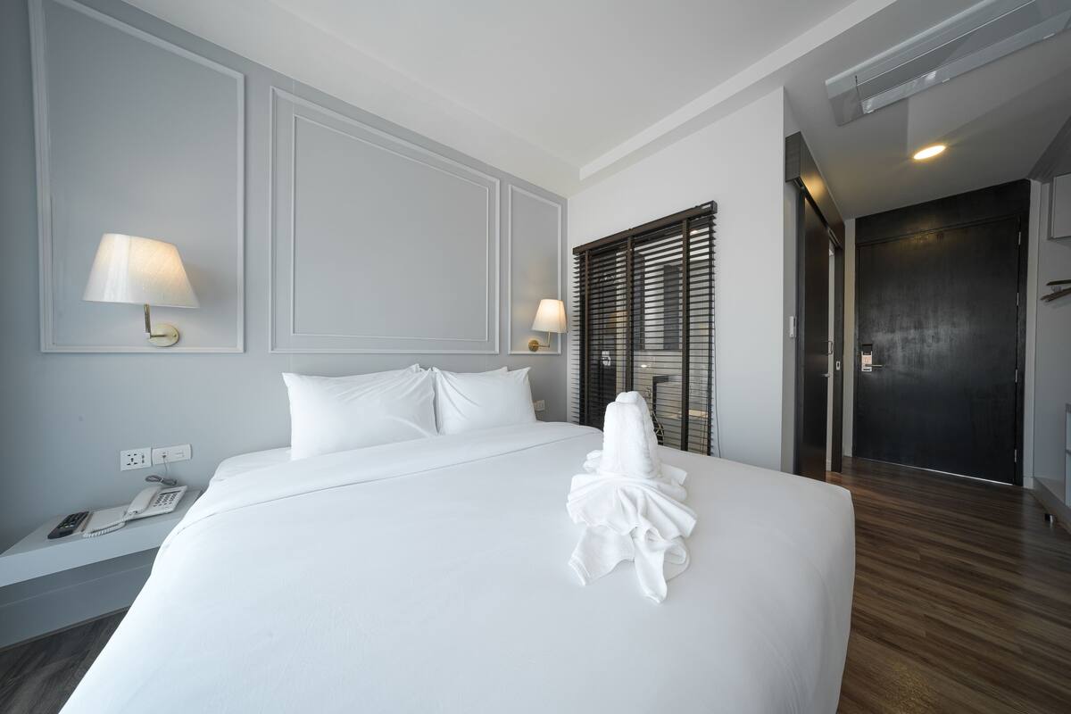 Minibar, in-room safe, blackout curtains, soundproofing