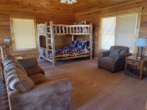 4 bedrooms, iron/ironing board, free WiFi, bed sheets