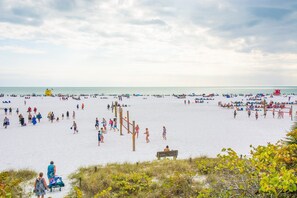 Una playa cerca