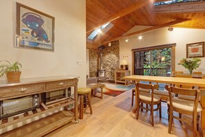 Interior - Sweet, dog-friendly cottage in the redwoods with river beach access & fireplace (Monte Rio)