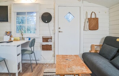 Beautiful home in Hovborg with WiFi
