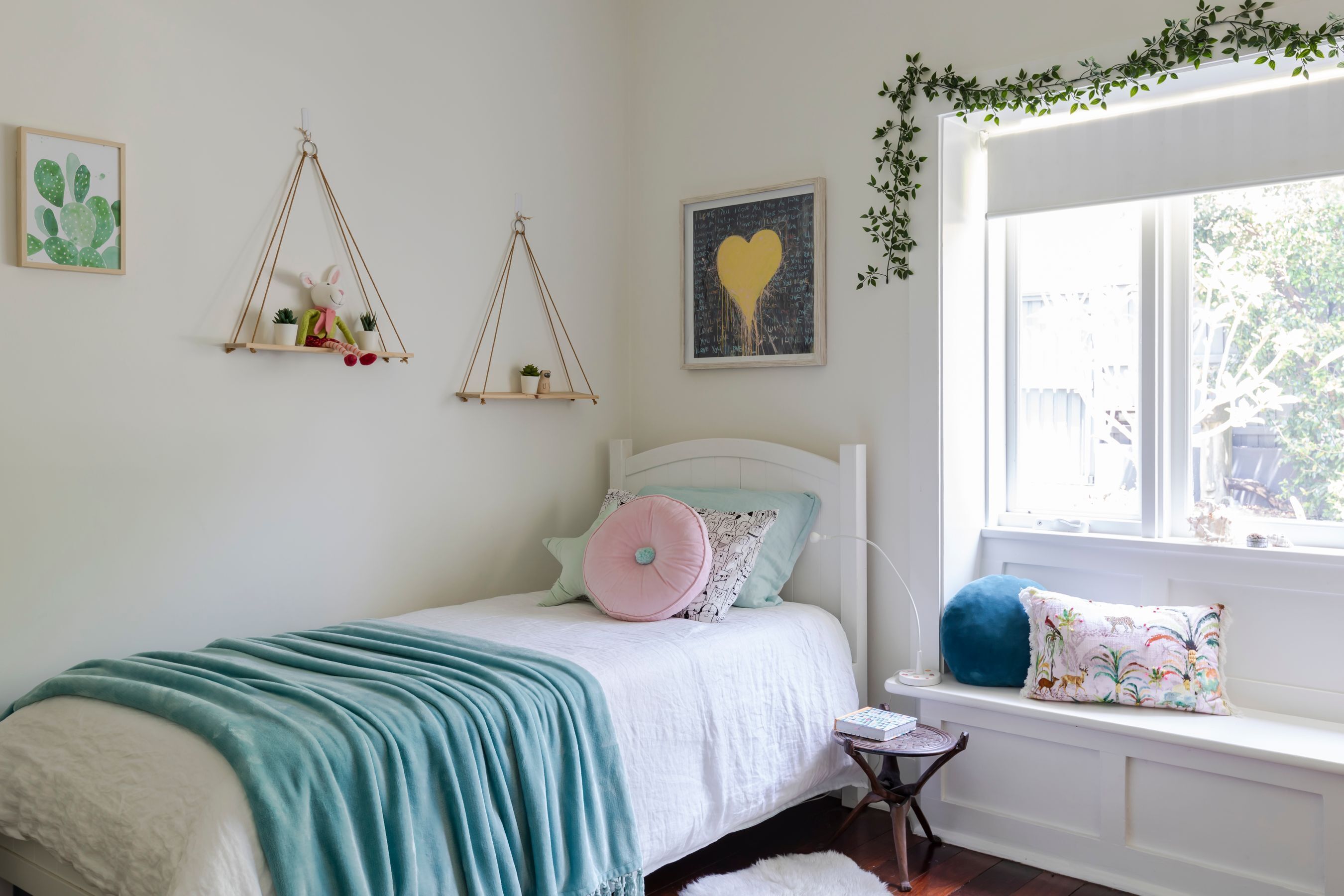 Luxury Villas Clovelly Pool Escape (Walk to the beach) — image 15