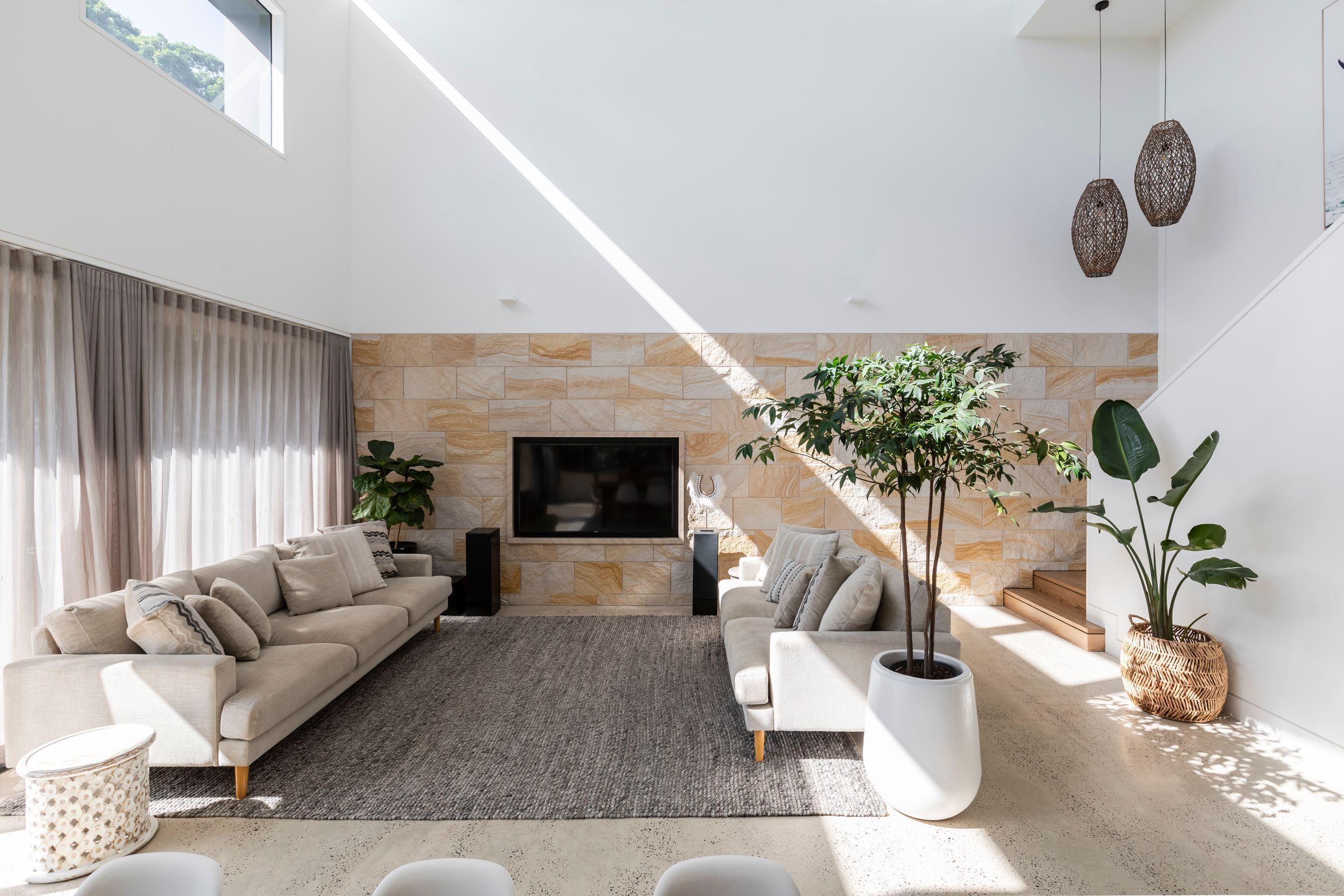 Luxury Villas Clovelly Pool Escape (Walk to the beach) — image 11