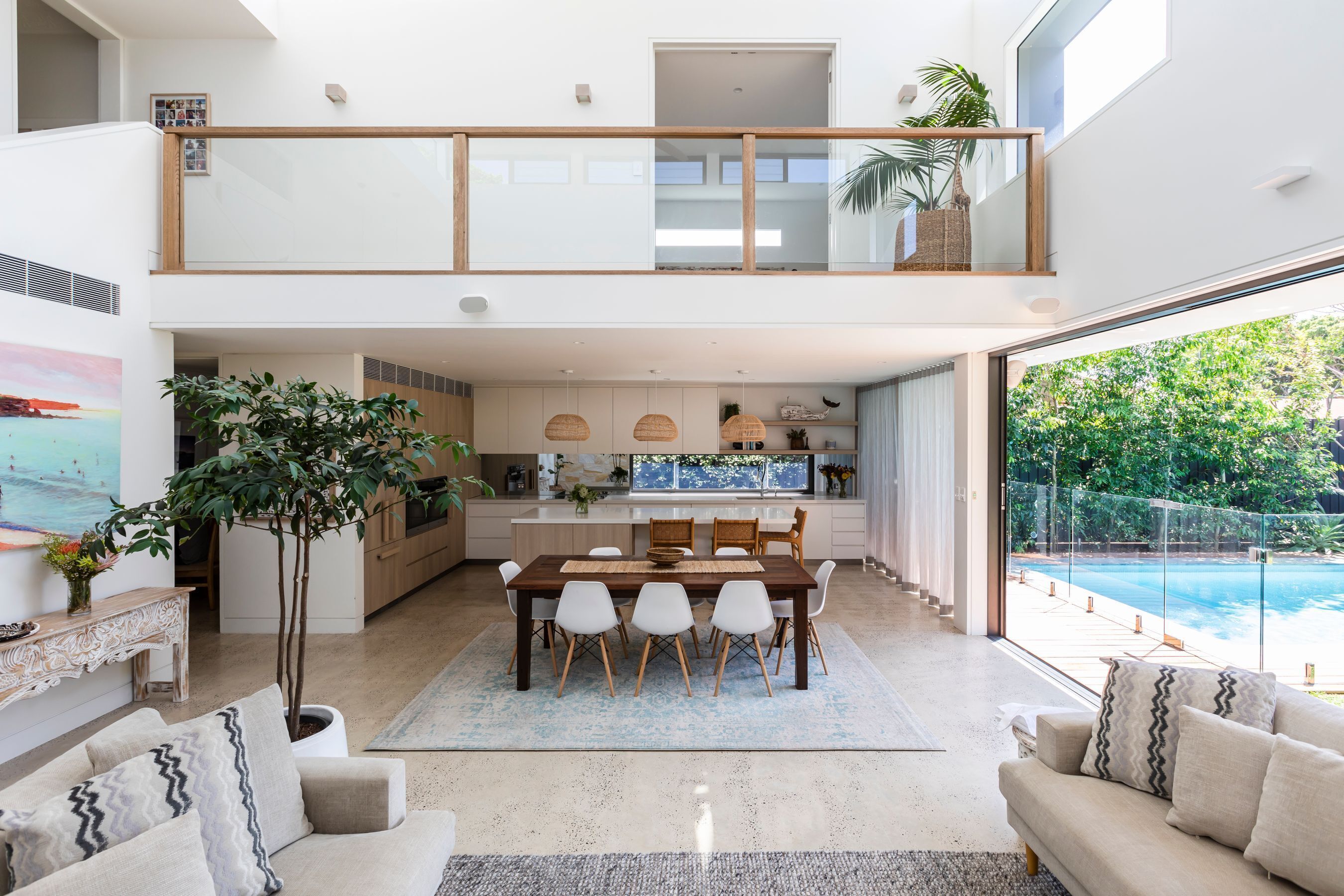 Luxury Villas Clovelly Pool Escape (Walk to the beach) — image 2