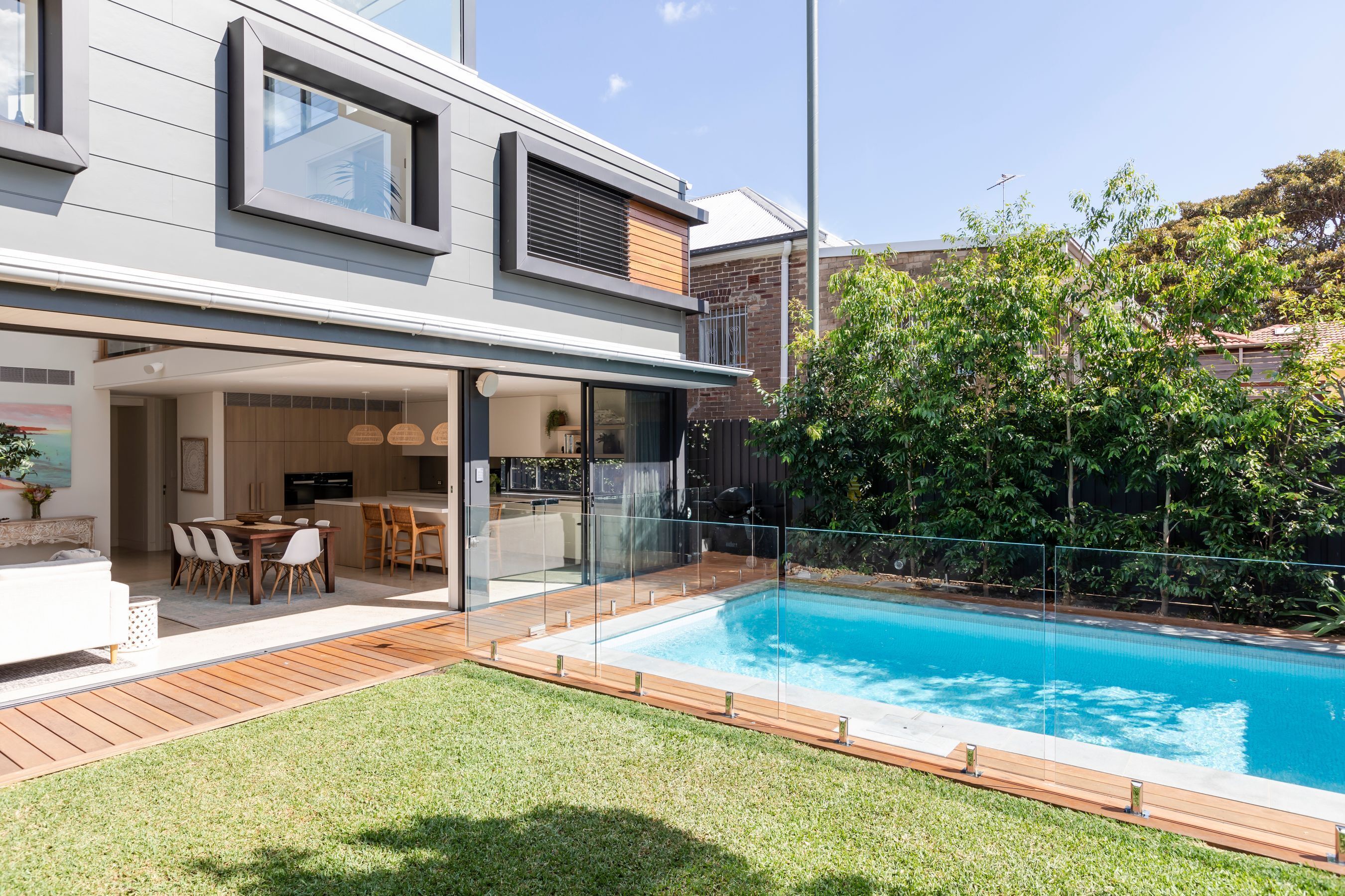 Luxury Villas Clovelly Pool Escape (Walk to the beach) — image 7