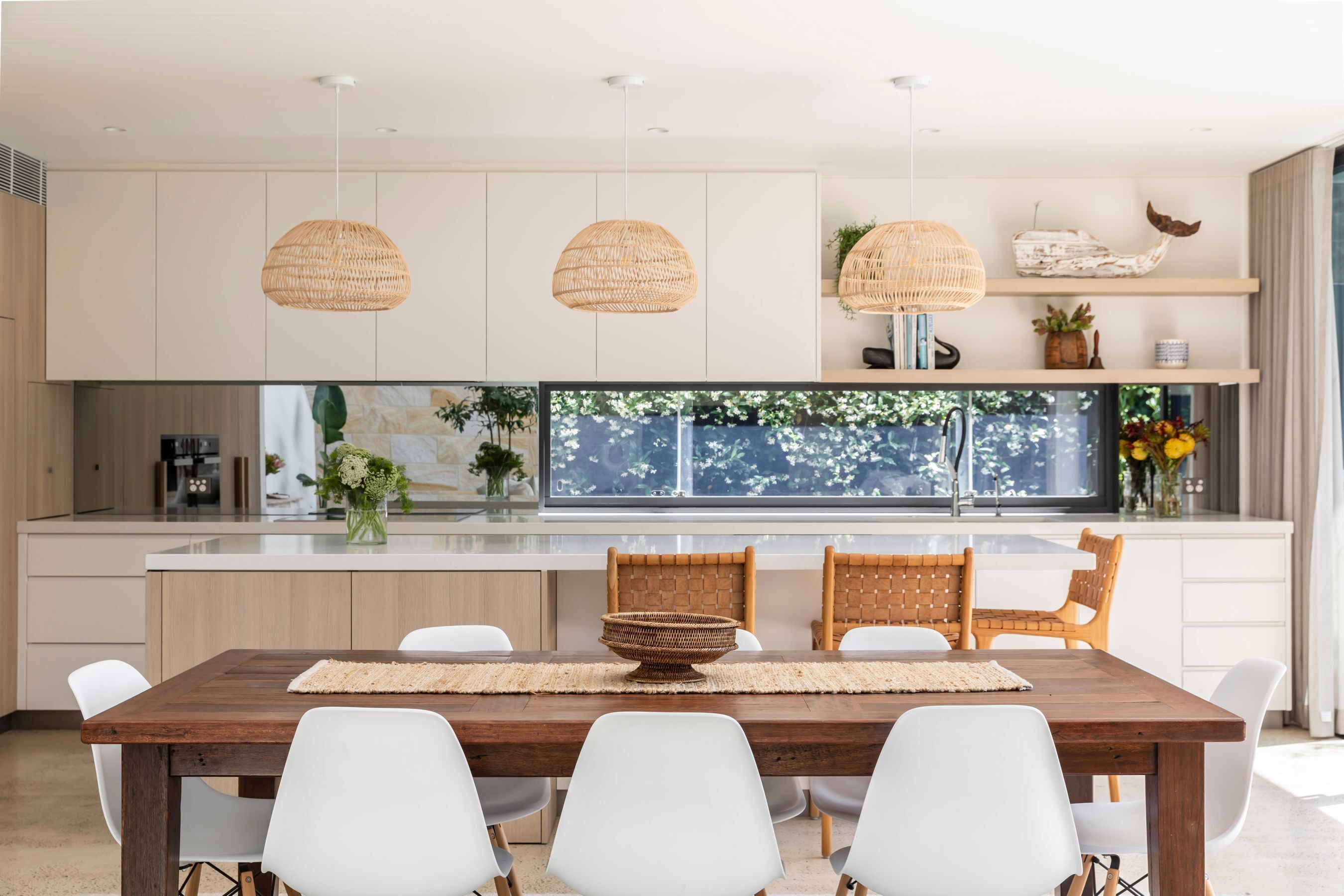 Luxury Villas Clovelly Pool Escape (Walk to the beach) — image 10