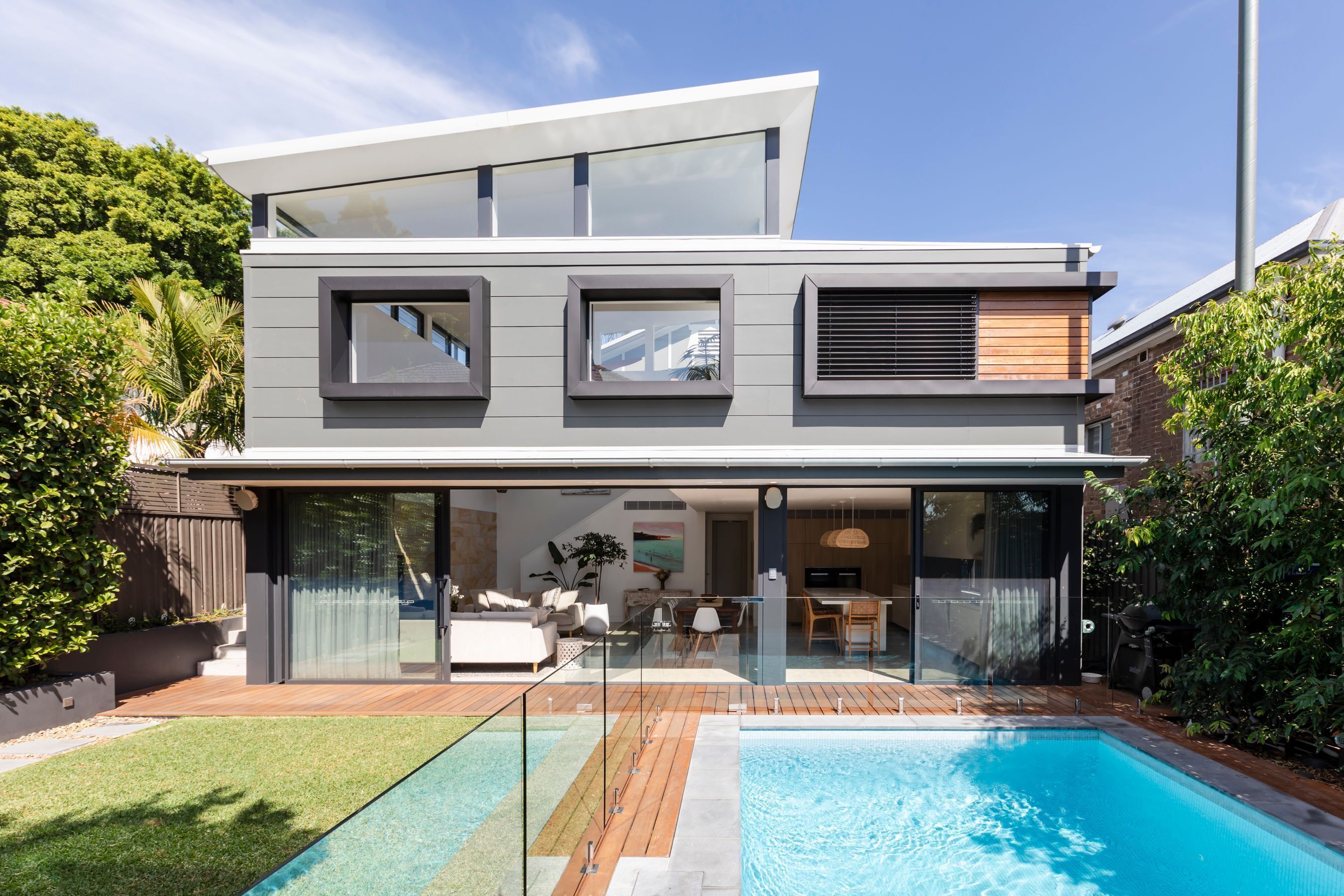 Luxury Villas Clovelly Pool Escape (Walk to the beach) — image 6