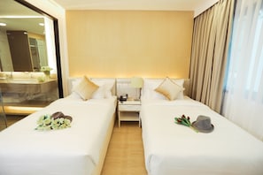Superior Twin Room | 1 bedroom, in-room safe, desk, iron/ironing board