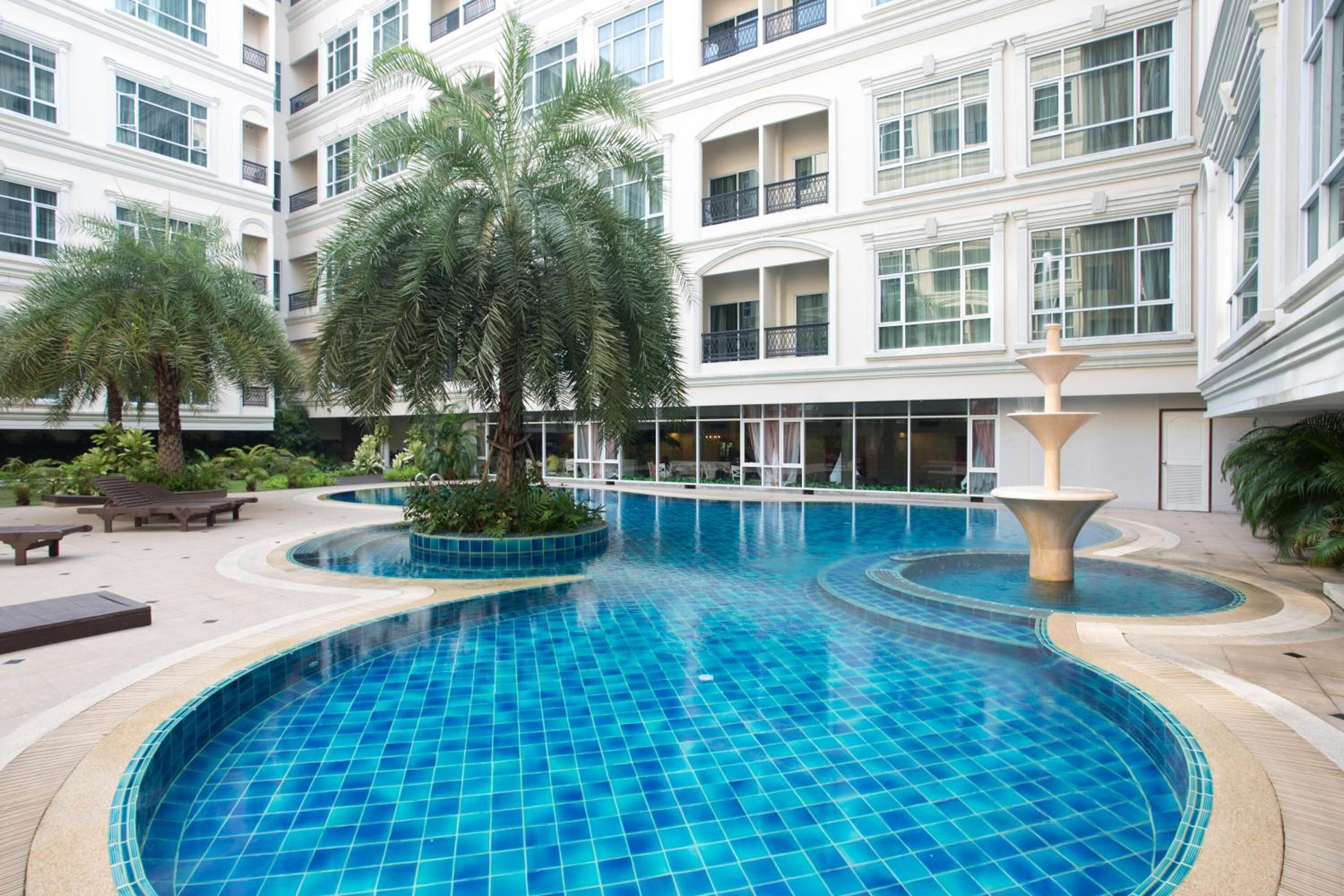 outdoor pool, pool loungers