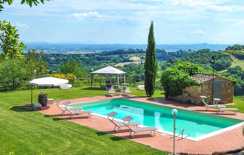 Lovely home in Montaione