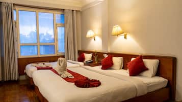 Standard Triple Room, 1 Bedroom | 1 bedroom, individually furnished, desk, laptop workspace