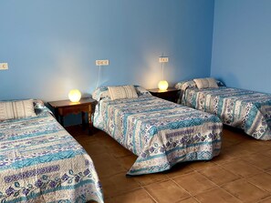 Double Room, 3 Single Beds, Private Bathroom | Desk, free WiFi, bed sheets, wheelchair access - B&B Puente de Órbigo (Hospital de Orbigo)