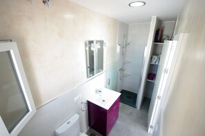 Shower, hair dryer, towels - 111 - Ático Teide (Tarifa)