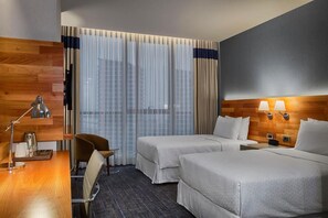 Minibar, in-room safe, desk, blackout drapes - Ever Hotel Europe (Istanbul)