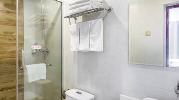 Family Room (Mainland Chinese Citizen Only) | Bathroom | Shower, free toiletries, hair dryer, slippers