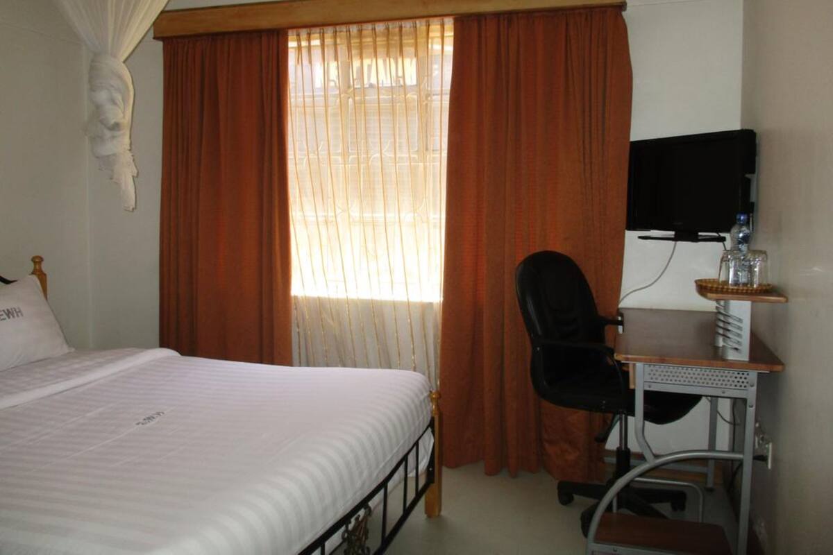 Superior Tek Büyük Yataklı Oda | Masa, güneşlik/perde, ücretsiz kablosuz İnternet, çarşaf takımı