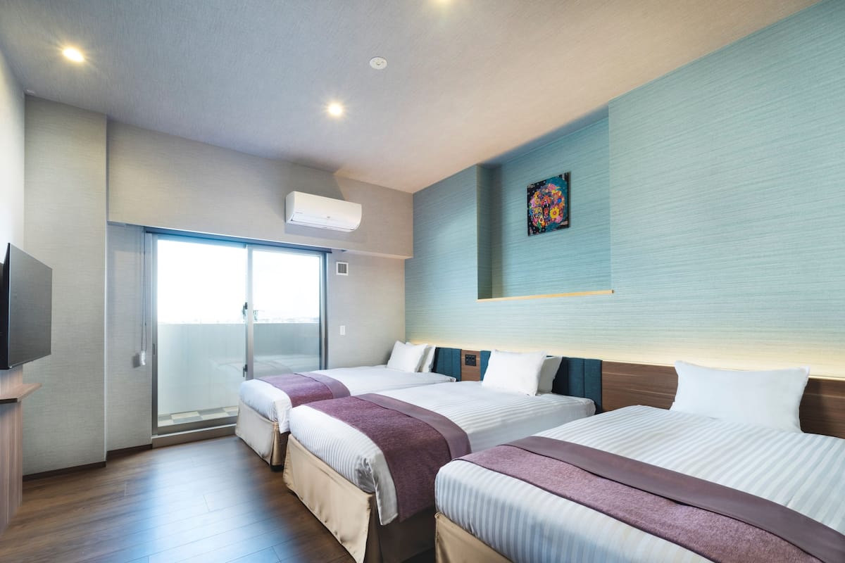 Executive Triple Room, Non Smoking | Down comforters, soundproofing, free WiFi, bed sheets
