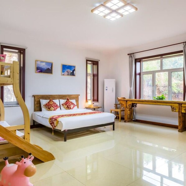 Family Room, 1 Queen Bed