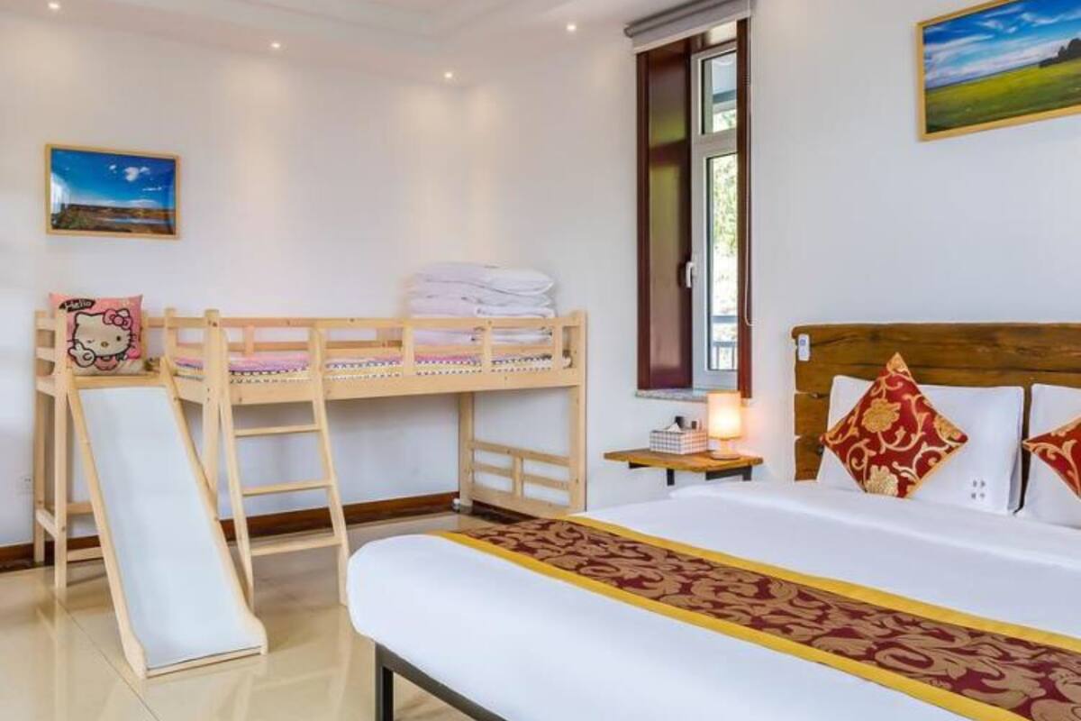 Deluxe Double Room | Desk, blackout curtains, free WiFi