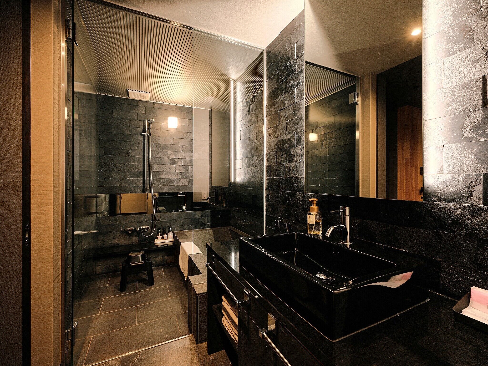 Private Vacation Home | Bathroom | Combined shower/tub, free toiletries, hair dryer, slippers
