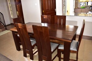 Free daily continental breakfast - Valbras Homestay Nairobi (Syokimau)