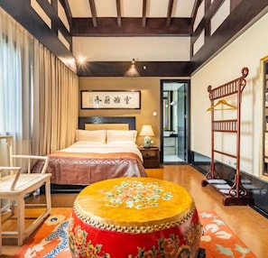 Deluxe Double Room (Mainland Chinese Citizen Only) | Free WiFi